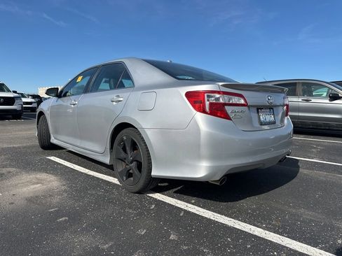 Used 2012 Toyota Camry SE FWD image 7
