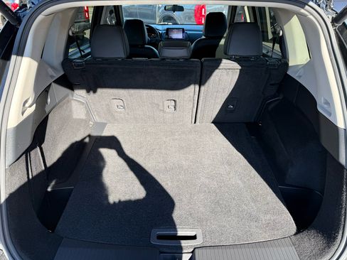 Used 2023 Nissan Rogue SV w/ SV Premium B Package image 17