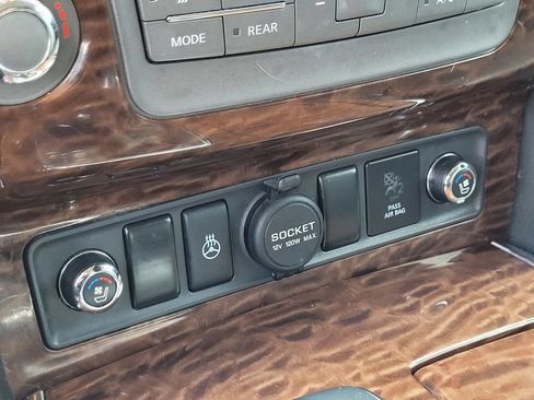 Used 2017 Nissan Armada Platinum w/ Captain Seat Package RWD image 23