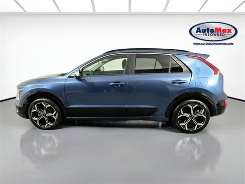Used 2023 Kia Niro EX Touring image 9