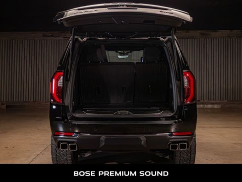 Used 2026 GMC Yukon Denali Ultimate w/ LPO, Illumination Package AWD/4WD image 9