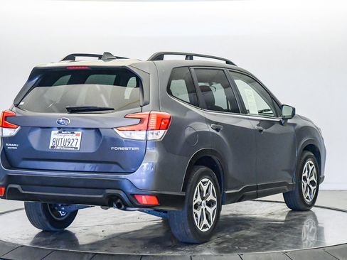 Used 2021 Subaru Forester Premium image 5