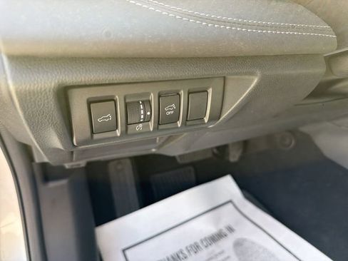 Used 2025 Subaru Outback Limited AWD/4WD image 19