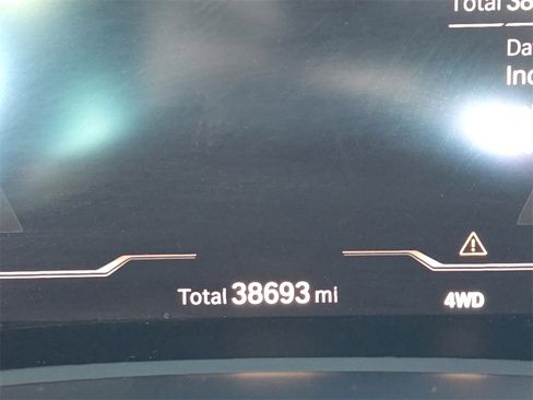 Used 2020 BMW M8 Competition image 21