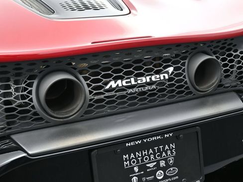 Used 2024 McLaren Artura RWD image 14