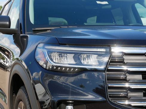 Used 2026 Ford Explorer Active w/ Active Comfort Package AWD/4WD image 16