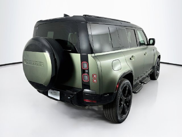 New 2026 Land Rover Defender 110 X-Dynamic SE AWD/4WD image 5