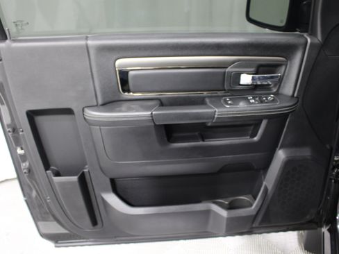 Used 2017 RAM 1500 Sport w/ Black Ram 1500 Sport Group AWD/4WD image 6