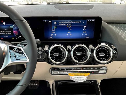 New 2026 Mercedes-Benz GLA 250 4MATIC image 9