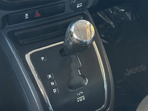 Used 2016 Jeep Patriot Sport image 22