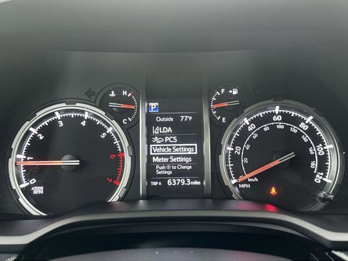 Used 2020 Toyota 4Runner Venture w/ Moonroof Package AWD/4WD image 24