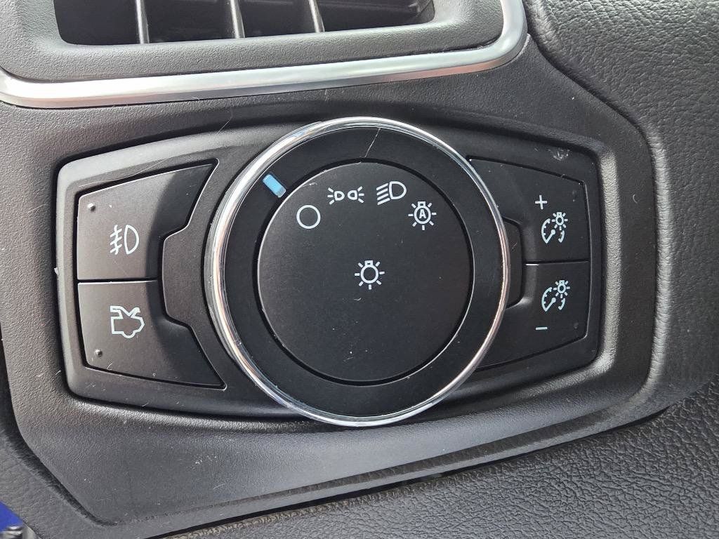 Used 2014 Ford Focus Titanium FWD image 21