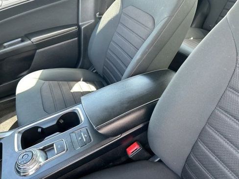 Used 2020 Ford Fusion SE image 32
