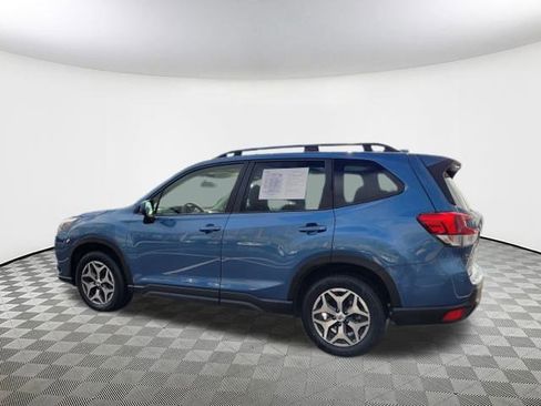 Certified 2022 Subaru Forester Premium image 5