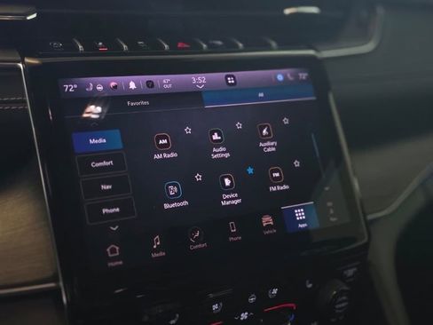 Used 2024 Jeep Grand Cherokee Overland w/ Adv Protech Group III image 21