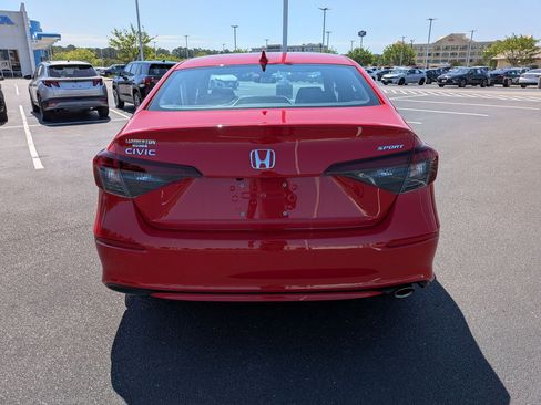 Used 2025 Honda Civic Sport image 4