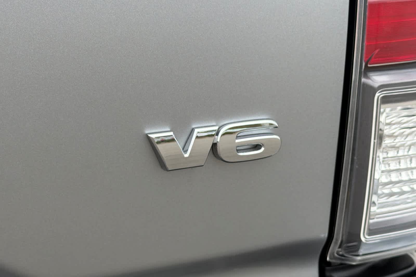 Used 2022 Toyota Tacoma TRD Off-Road AWD/4WD image 30