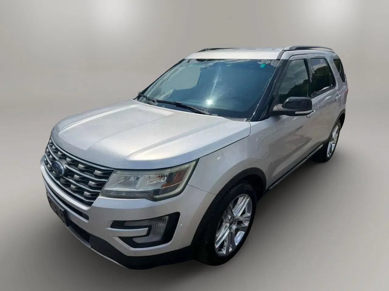 Used 2016 Ford Explorer XLT w/ Equipment Group 202A FWD image 7