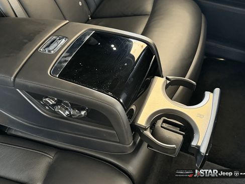 Used 2022 Rolls-Royce Phantom Sedan RWD image 35