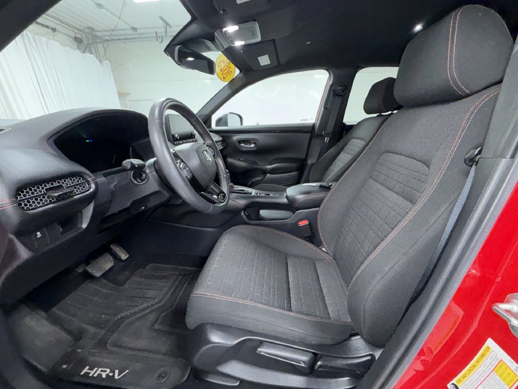 Used 2025 Honda HR-V Sport image 12