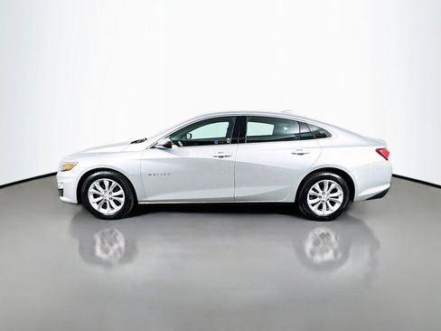 Used 2022 Chevrolet Malibu LT FWD image 2
