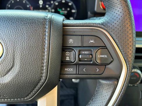 Used 2025 Toyota 4Runner TRD Sport Premium w/ Tow Technology Package AWD/4WD image 13