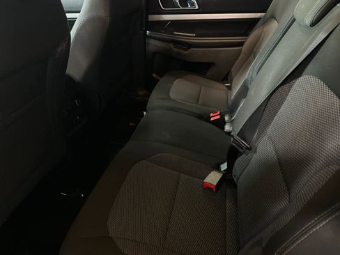 Used 2017 Ford Explorer XLT w/ Equipment Group 201A image 5