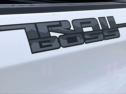 Used 2024 Chevrolet Silverado 1500 LT Trail Boss w/ Convenience Package II image 32