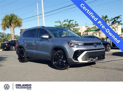Certified 2025 Volkswagen Taos SE w/ Panoramic Sunroof Package