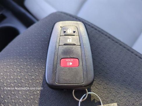 Used 2022 Toyota Prius LE image 28