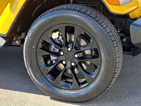 Used 2021 Jeep Wrangler Unlimited Sahara image 12