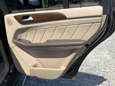 Used 2014 Mercedes-Benz GL 450 4MATIC image 29