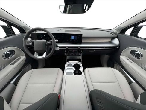 New 2026 Hyundai Ioniq 9 Limited AWD/4WD image 13