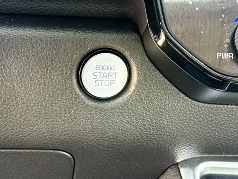 Used 2025 Kia Carnival SX Prestige FWD image 9