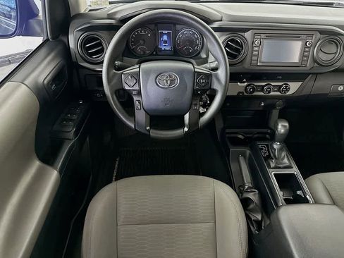 Used 2018 Toyota Tacoma SR w/ SR Convenience Package image 9
