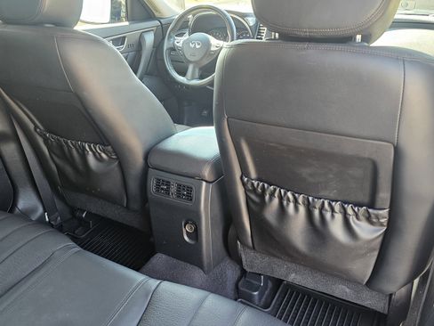 Used 2017 INFINITI QX70 2WD w/ Premium Package image 31