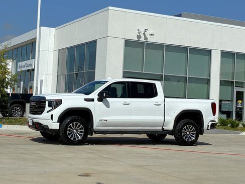 Used 2023 GMC Sierra 1500 AT4 w/ AT4 Preferred Package AWD/4WD image 2