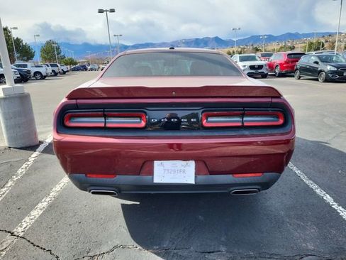 Used 2020 Dodge Challenger SXT image 5