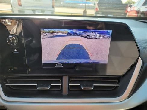 Certified 2025 Chevrolet Trax LS image 20