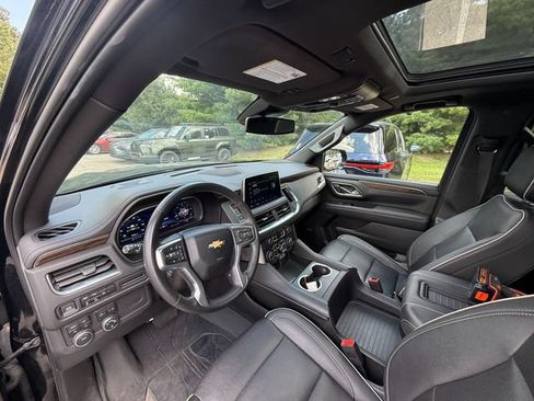 Used 2023 Chevrolet Suburban Premier AWD/4WD image 6