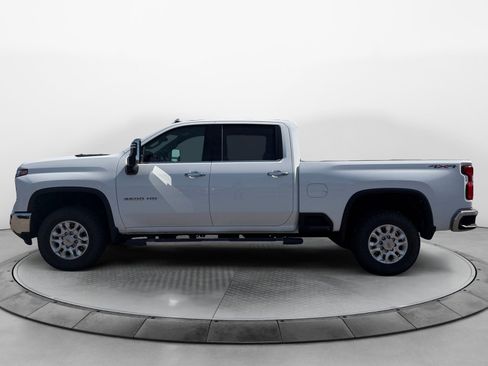 Used 2024 Chevrolet Silverado 2500 LTZ w/ LTZ Convenience Package AWD/4WD image 3