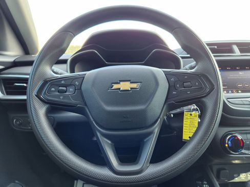 Used 2021 Chevrolet TrailBlazer LS image 21