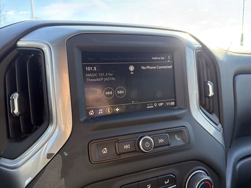 Used 2024 Chevrolet Silverado 2500 W/T image 18