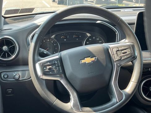 Used 2025 Chevrolet Blazer LT FWD image 29