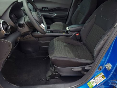 Certified 2021 Nissan Kicks SV FWD image 16