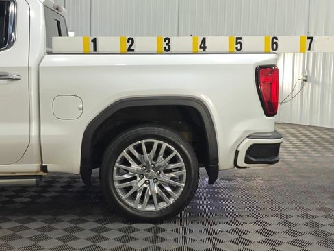 Used 2019 GMC Sierra 1500 Denali w/ Denali Ultimate Package AWD/4WD image 34
