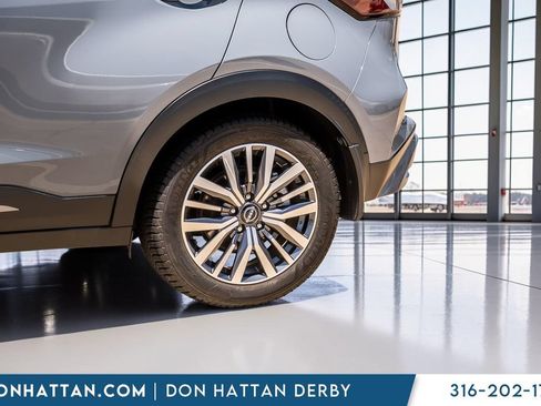 Used 2023 Nissan Kicks SR w/ SR Premium Package FWD image 39