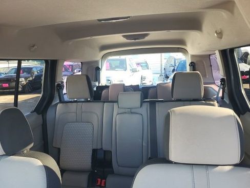 Used 2020 Ford Transit Connect XLT image 5