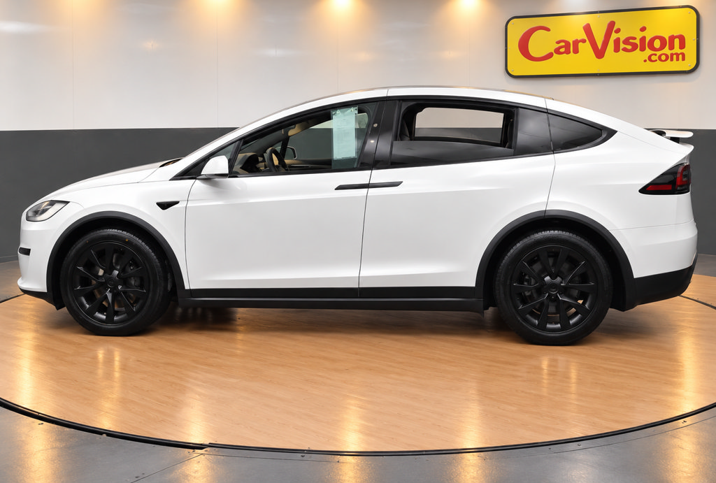Used 2022 Tesla Model X Plaid AWD/4WD image 4