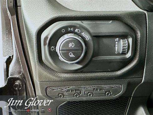 New 2025 Jeep Gladiator Sport image 26